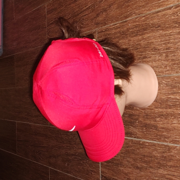 Nike AeroBill Unisex Lightweight Red Cap main image 4